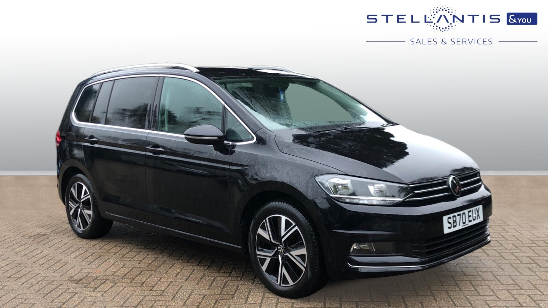 Main listing image - Volkswagen Touran