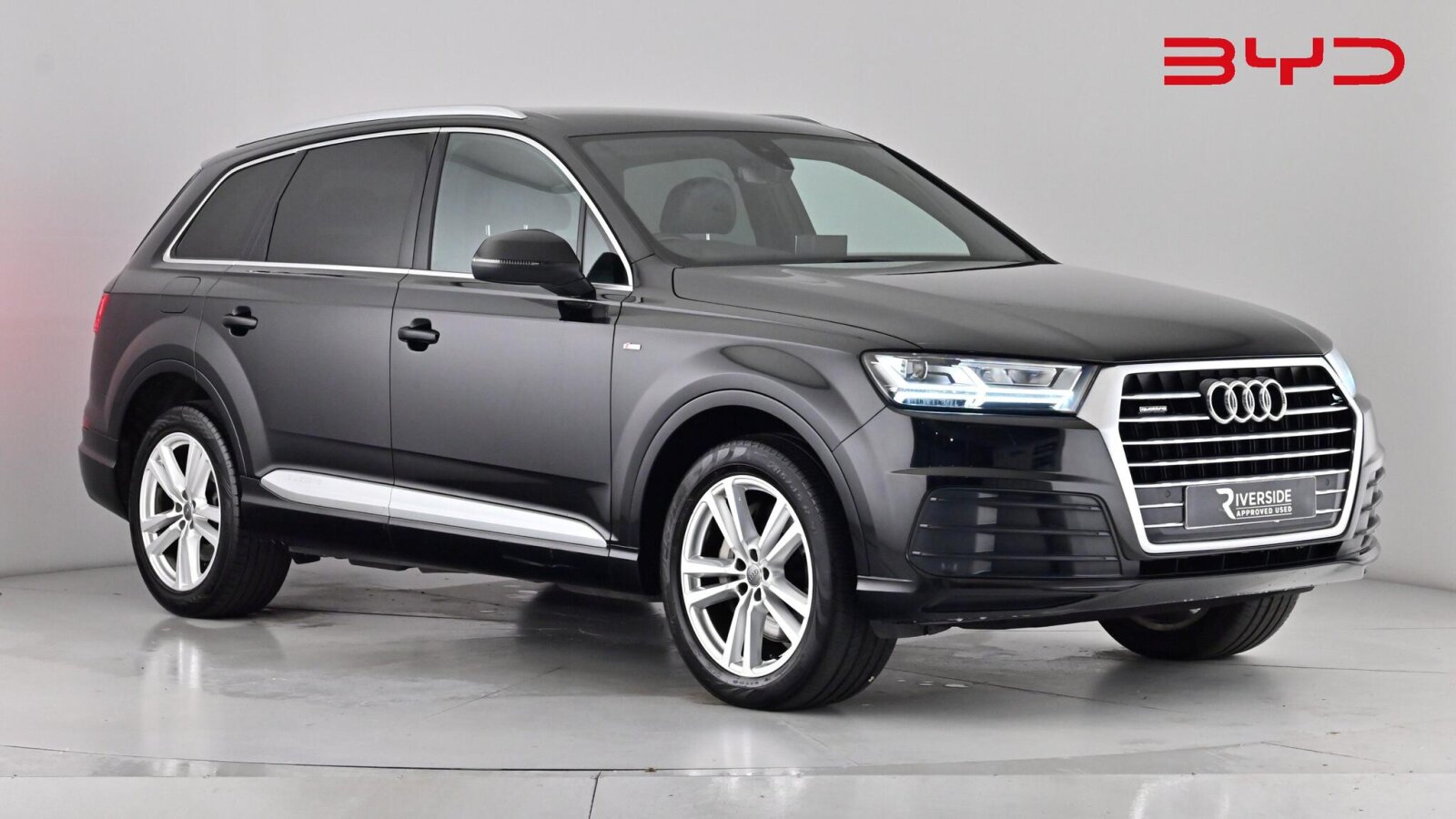 Main listing image - Audi Q7