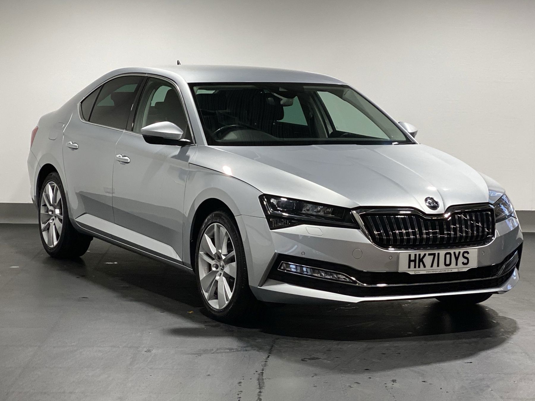 Main listing image - Skoda Superb