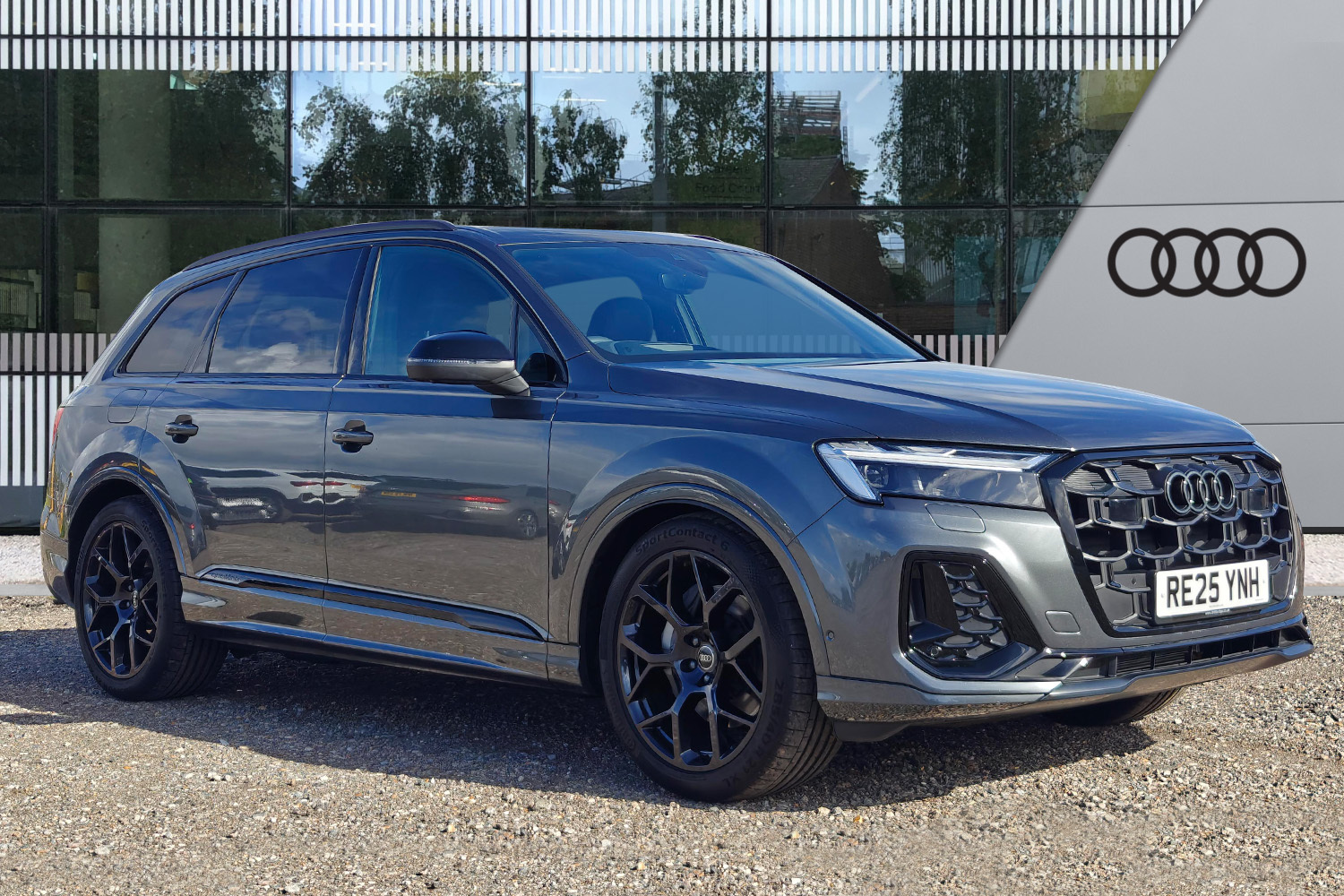 Main listing image - Audi Q7