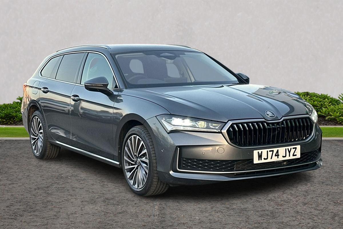 Main listing image - Skoda Superb Estate