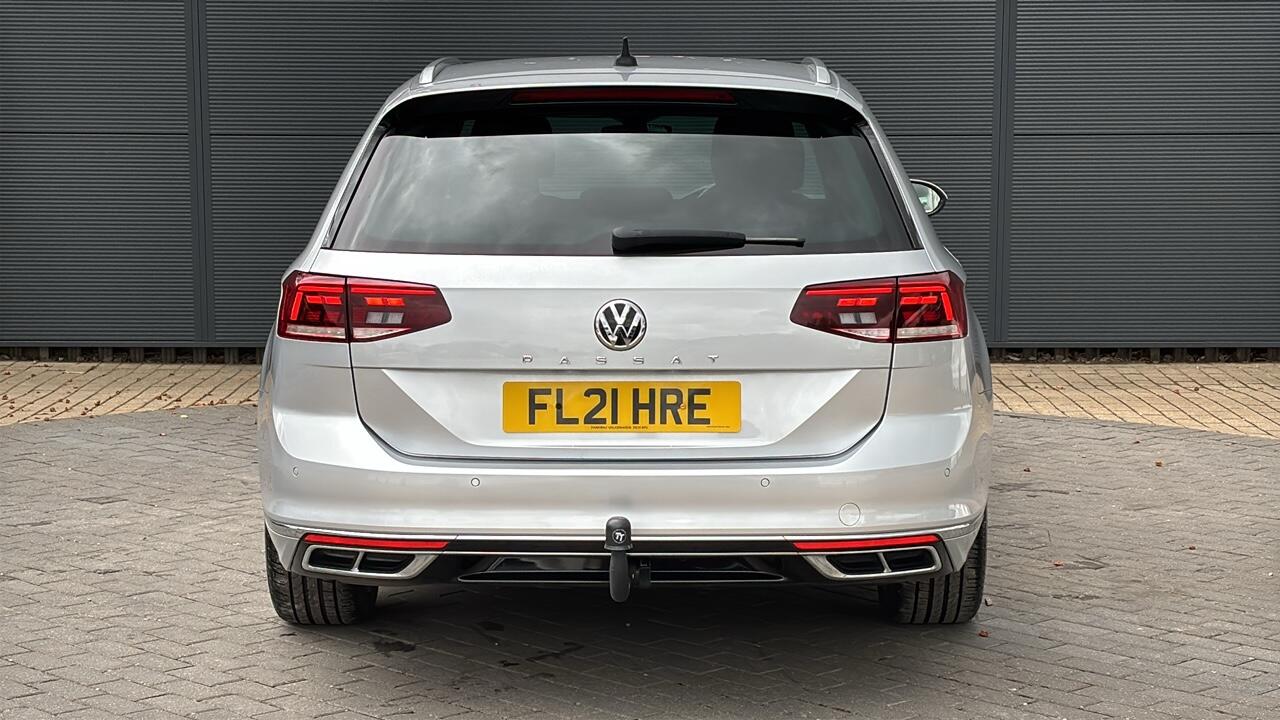 Main listing image - Volkswagen Passat