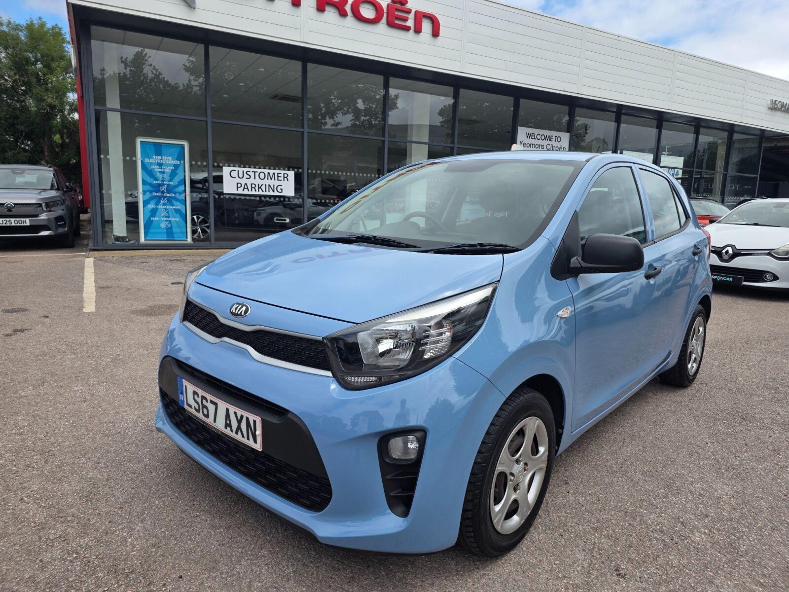Main listing image - Kia Picanto