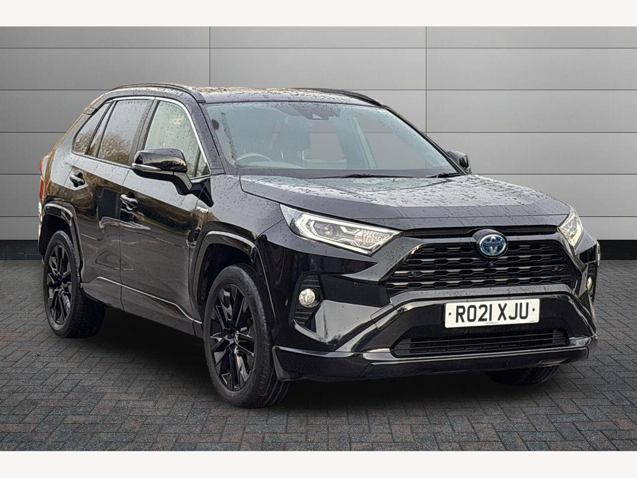 Main listing image - Toyota RAV4