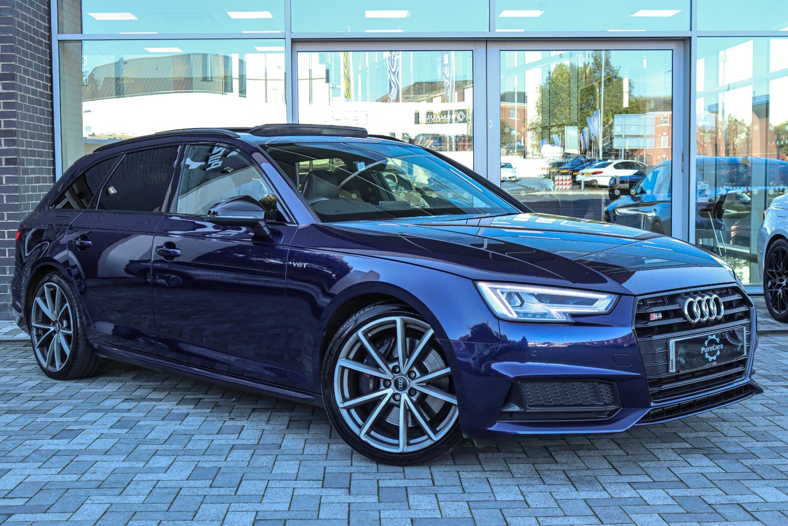 Main listing image - Audi S4