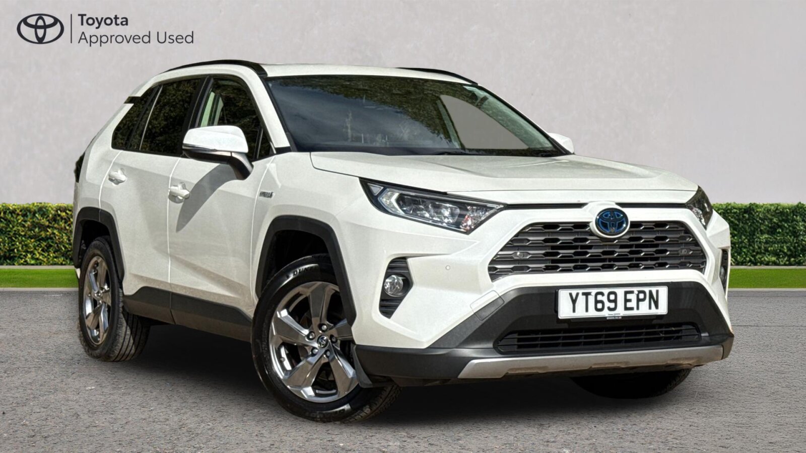 Main listing image - Toyota RAV4