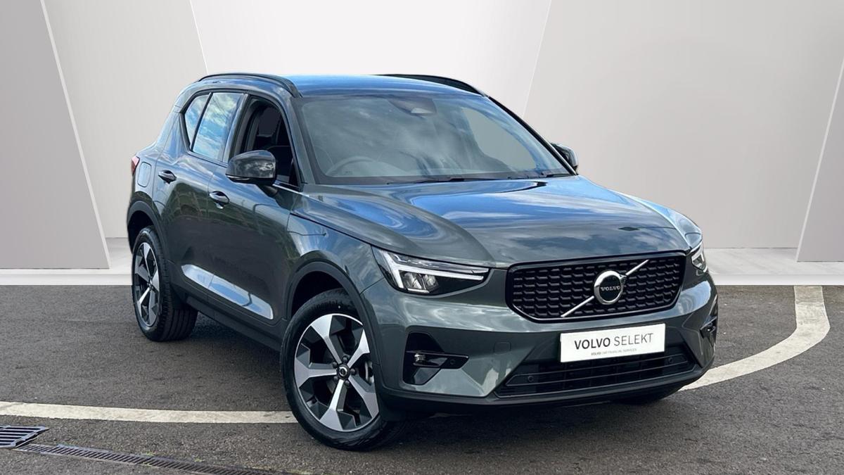 Main listing image - Volvo XC40
