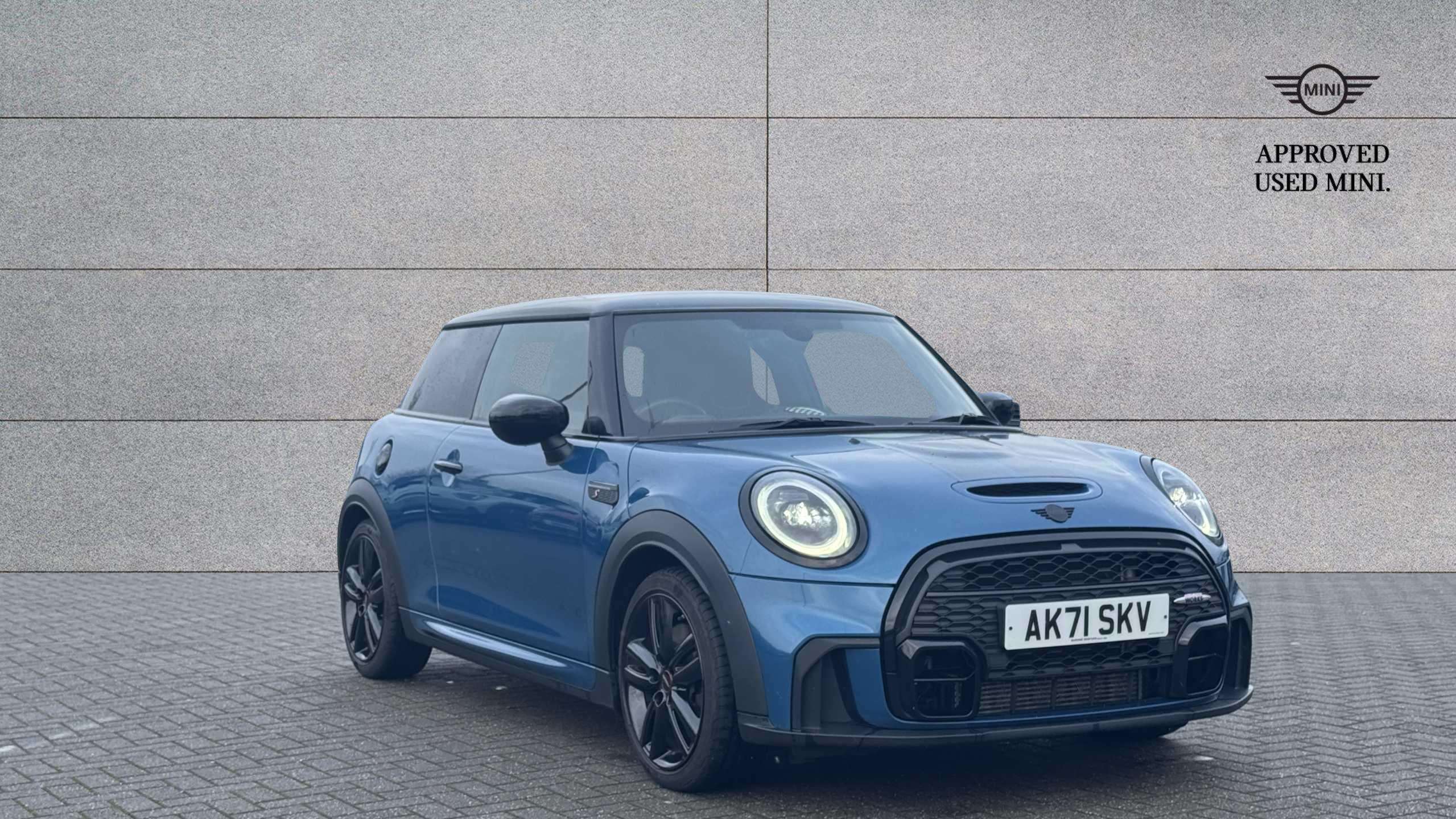 Main listing image - MINI Hatchback 5dr