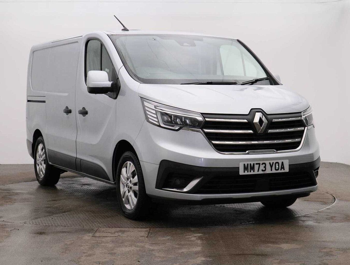 Main listing image - Renault Trafic