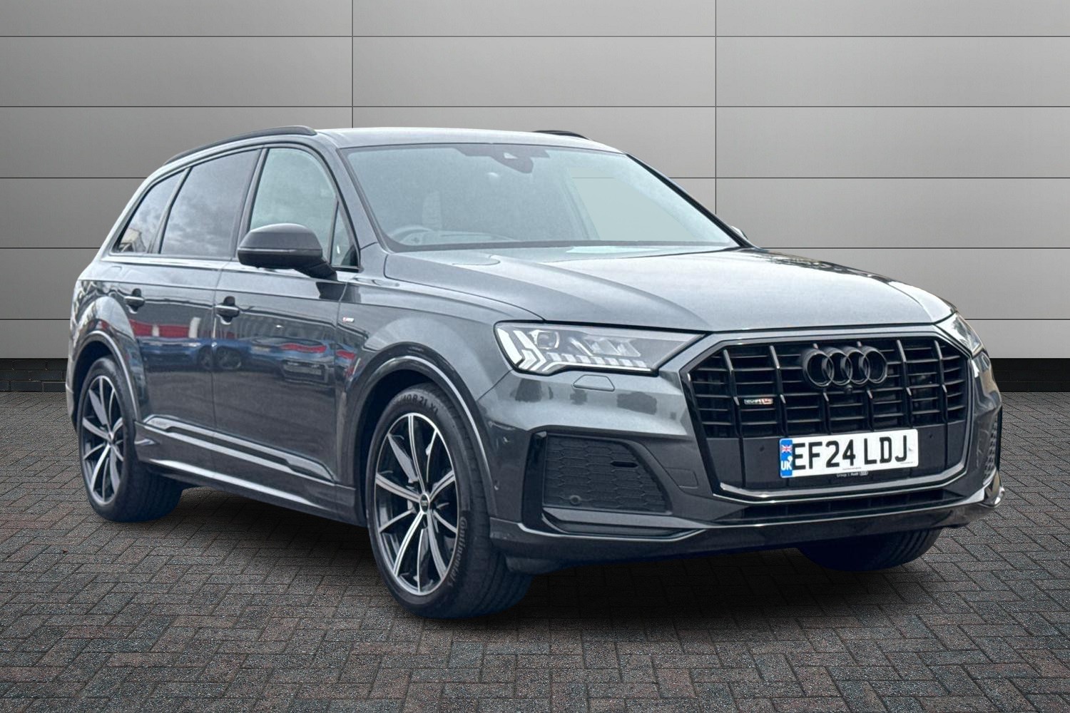 Main listing image - Audi Q7