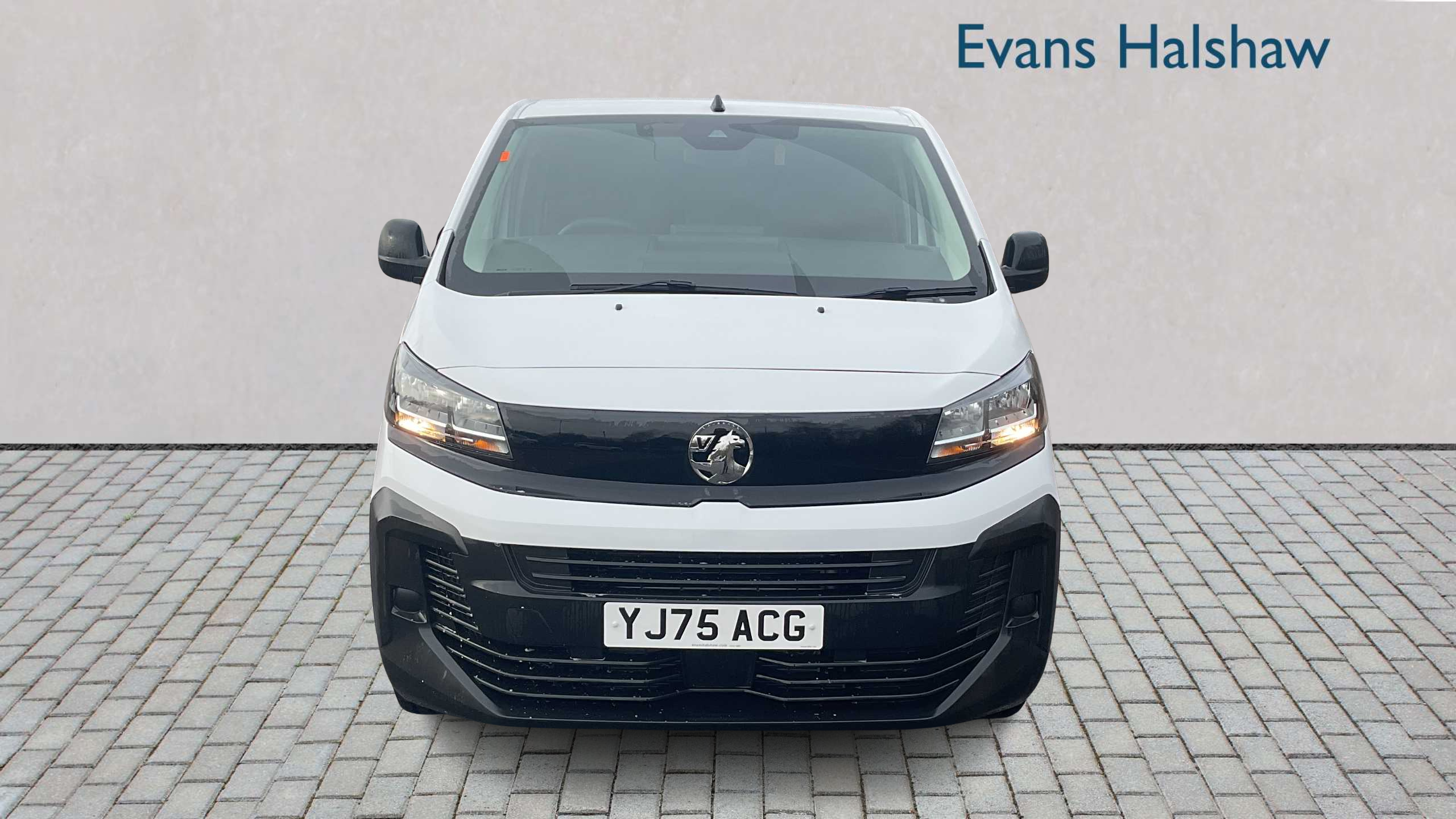 Main listing image - Vauxhall Vivaro