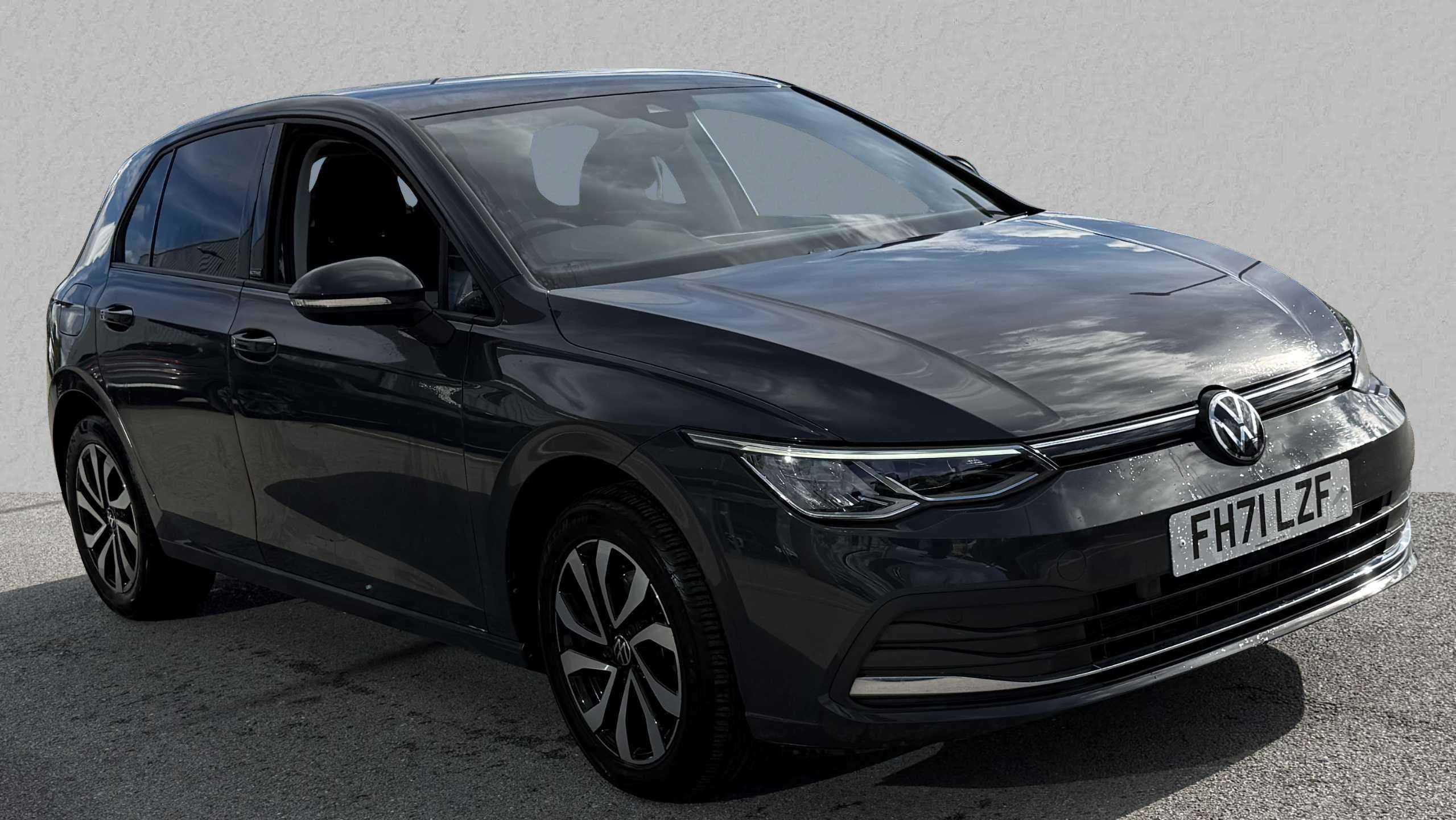 Main listing image - Volkswagen Golf