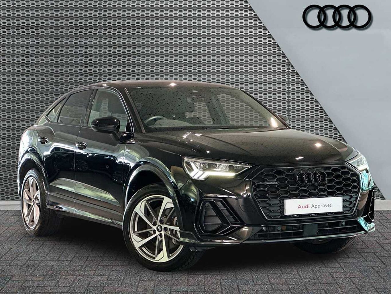 Main listing image - Audi Q3