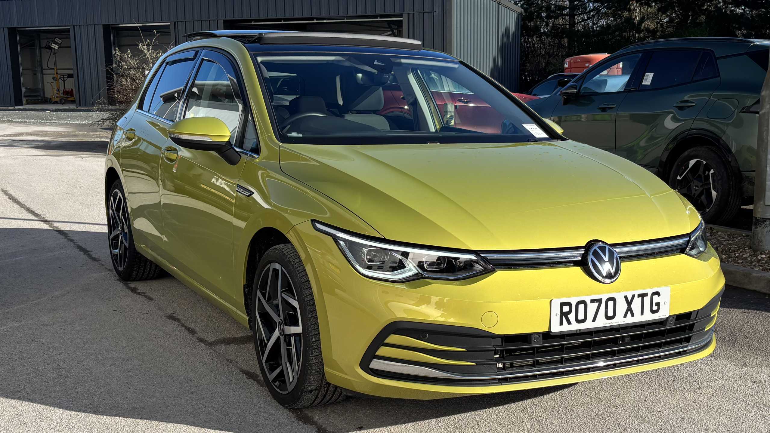 Main listing image - Volkswagen Golf