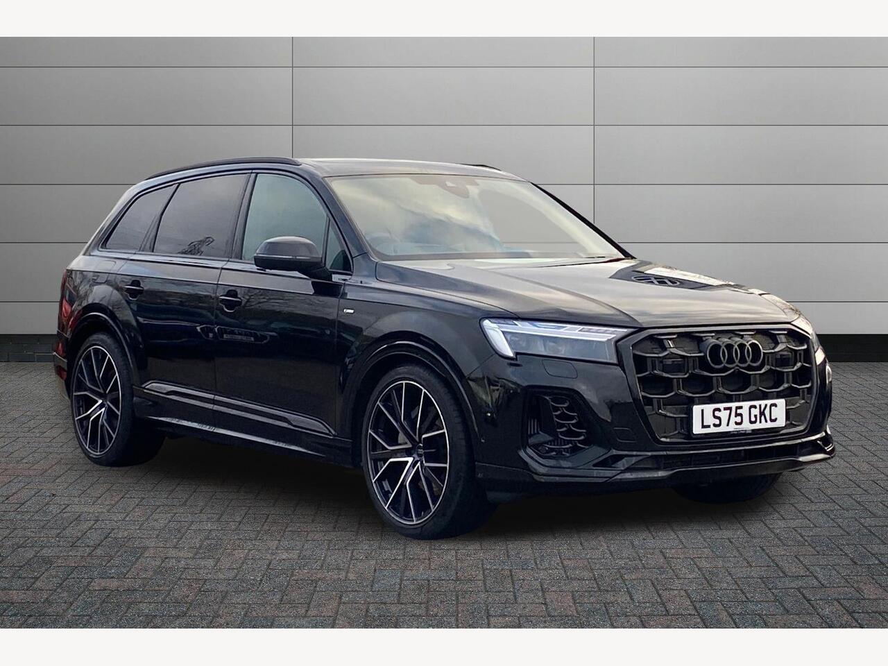 Main listing image - Audi Q7