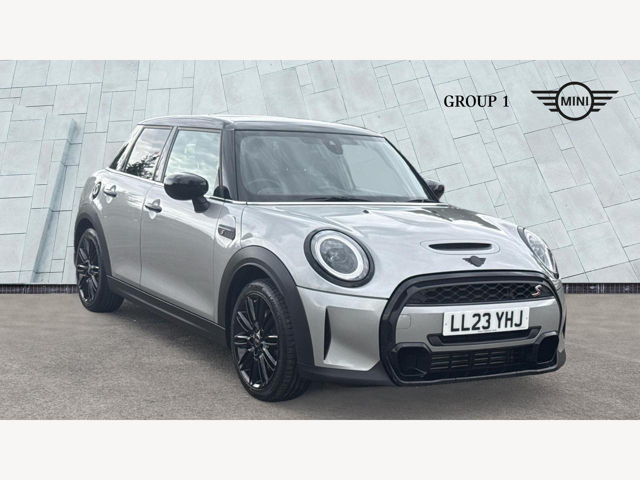 Main listing image - MINI Hatchback 5dr