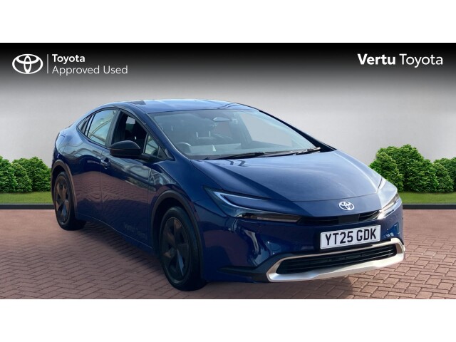 Main listing image - Toyota Prius Plug-In