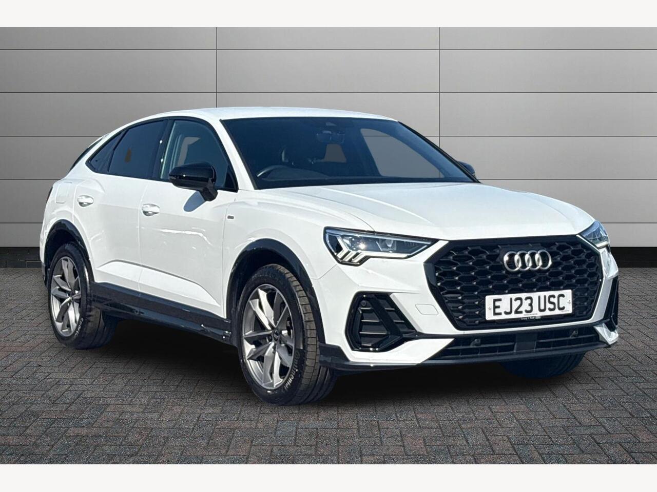 Main listing image - Audi Q3