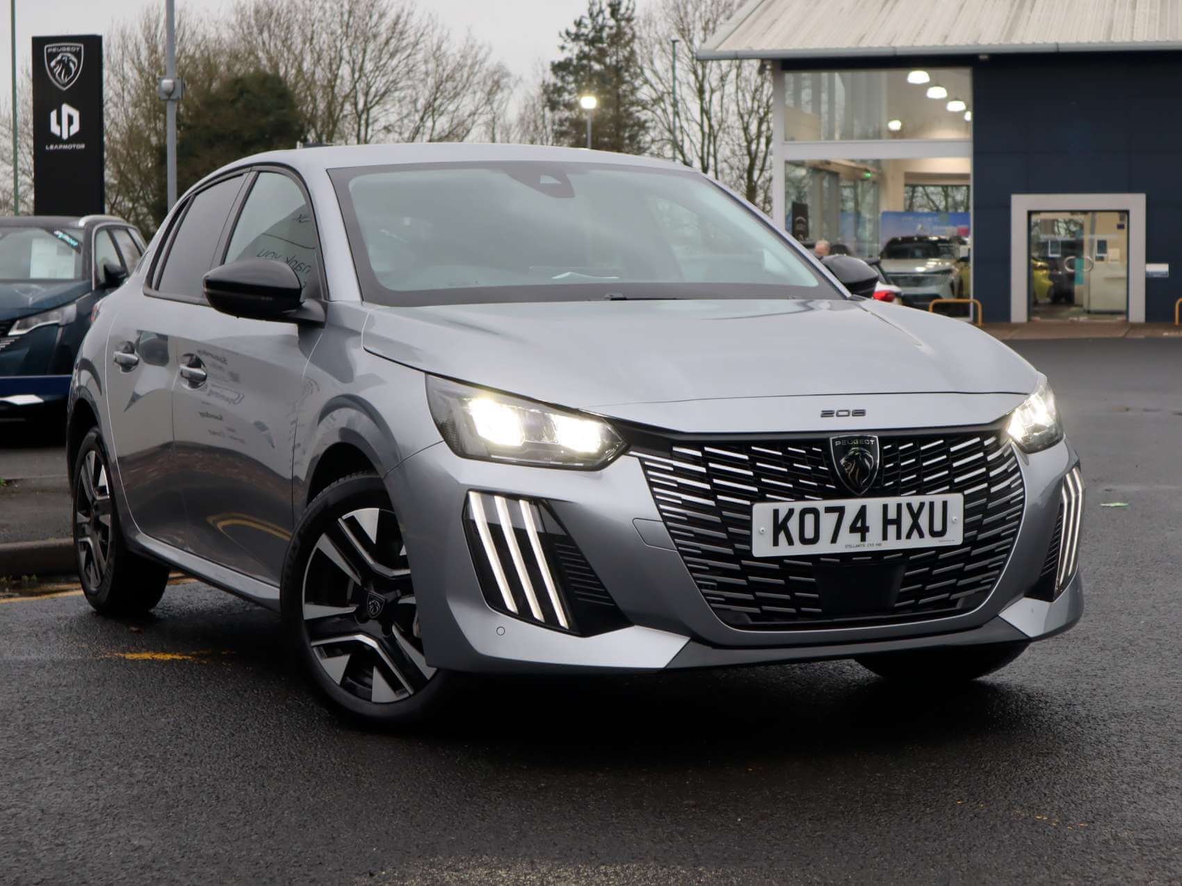 Main listing image - Peugeot 208