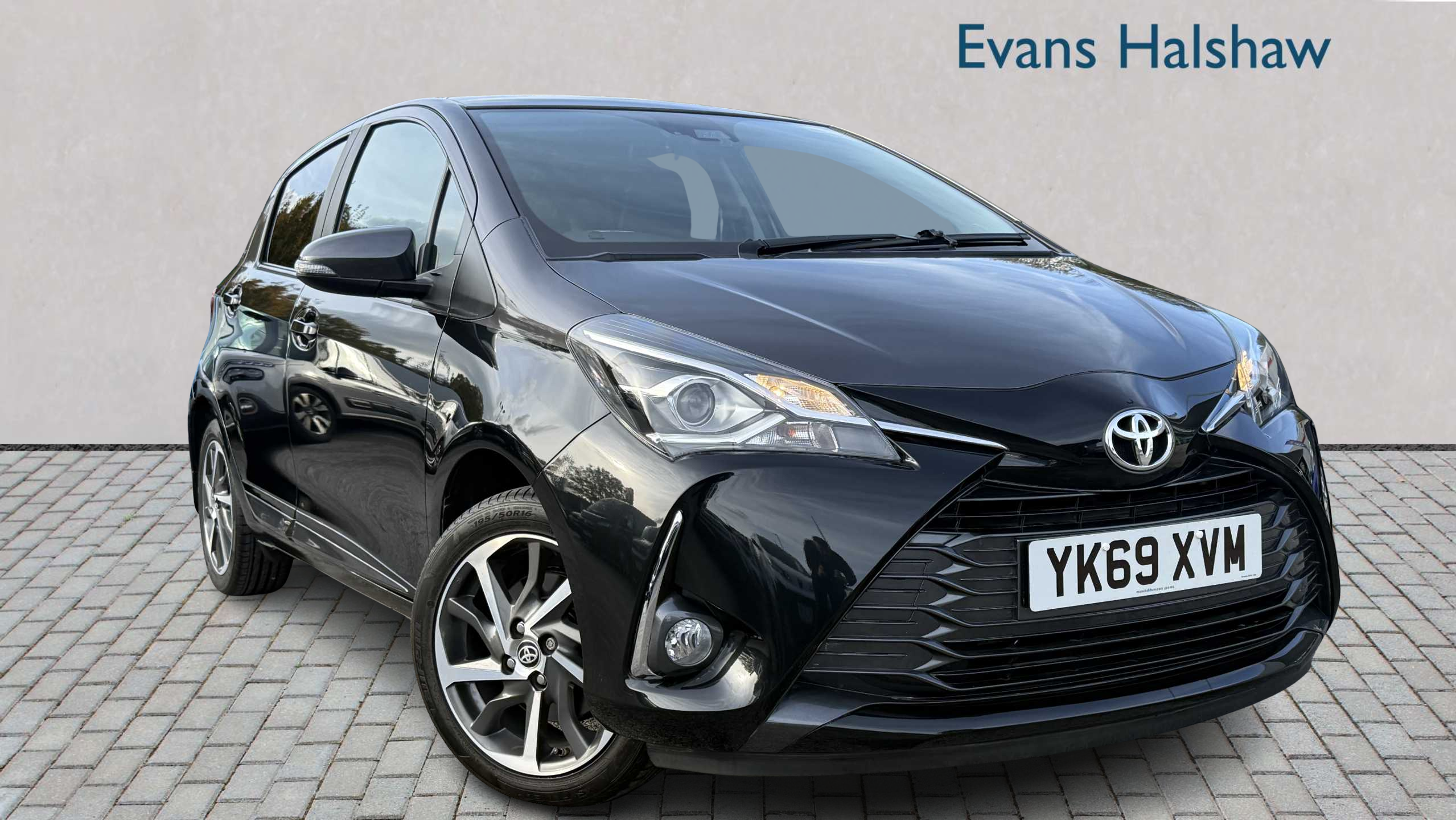 Main listing image - Toyota Yaris