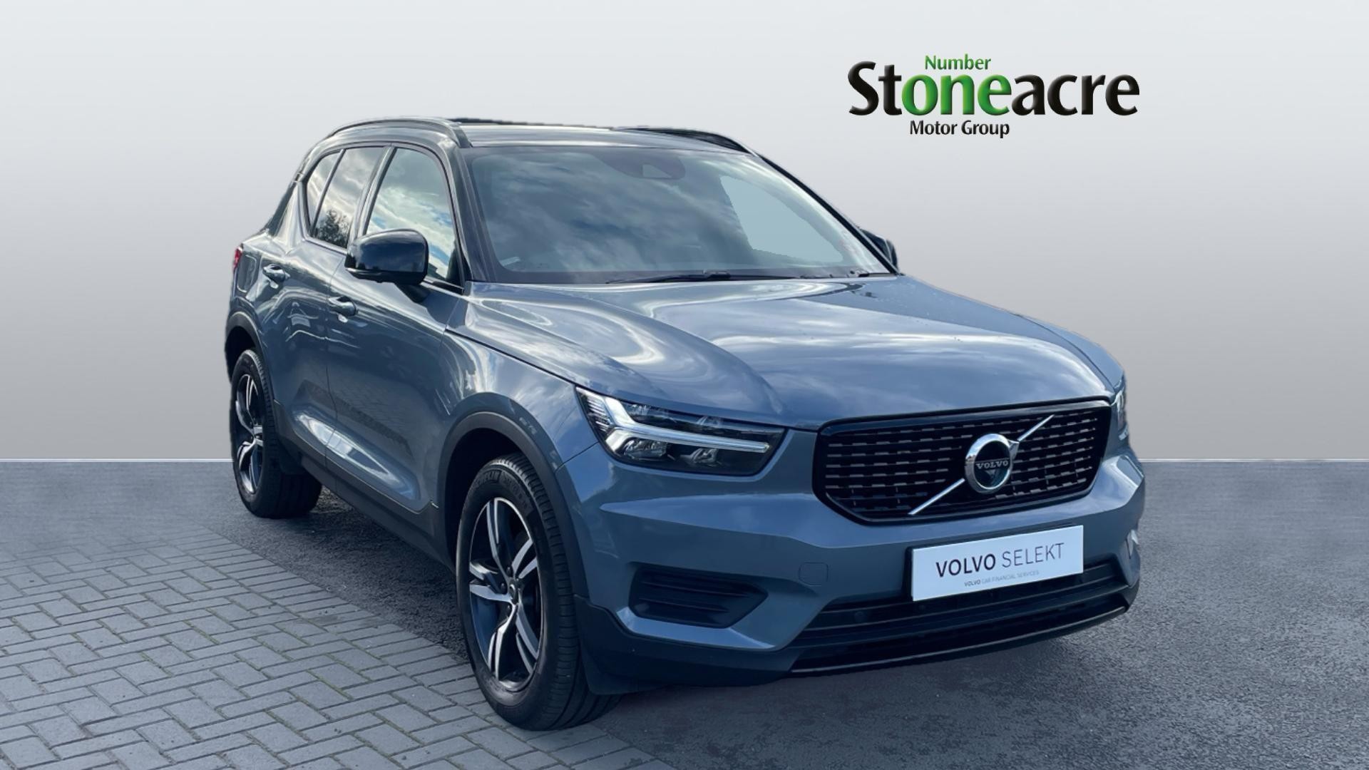 Main listing image - Volvo XC40