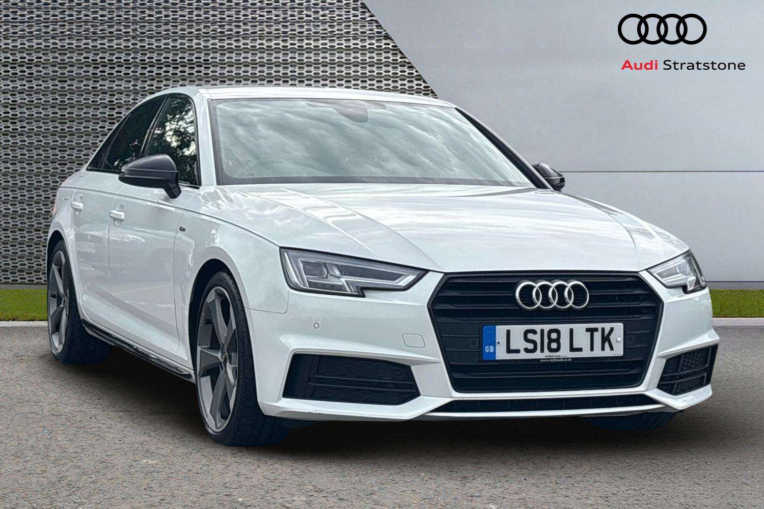 Main listing image - Audi A4