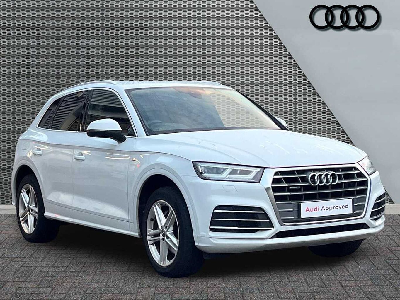 Main listing image - Audi Q5