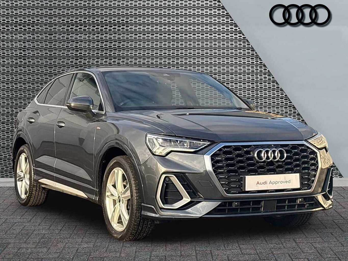 Main listing image - Audi Q3