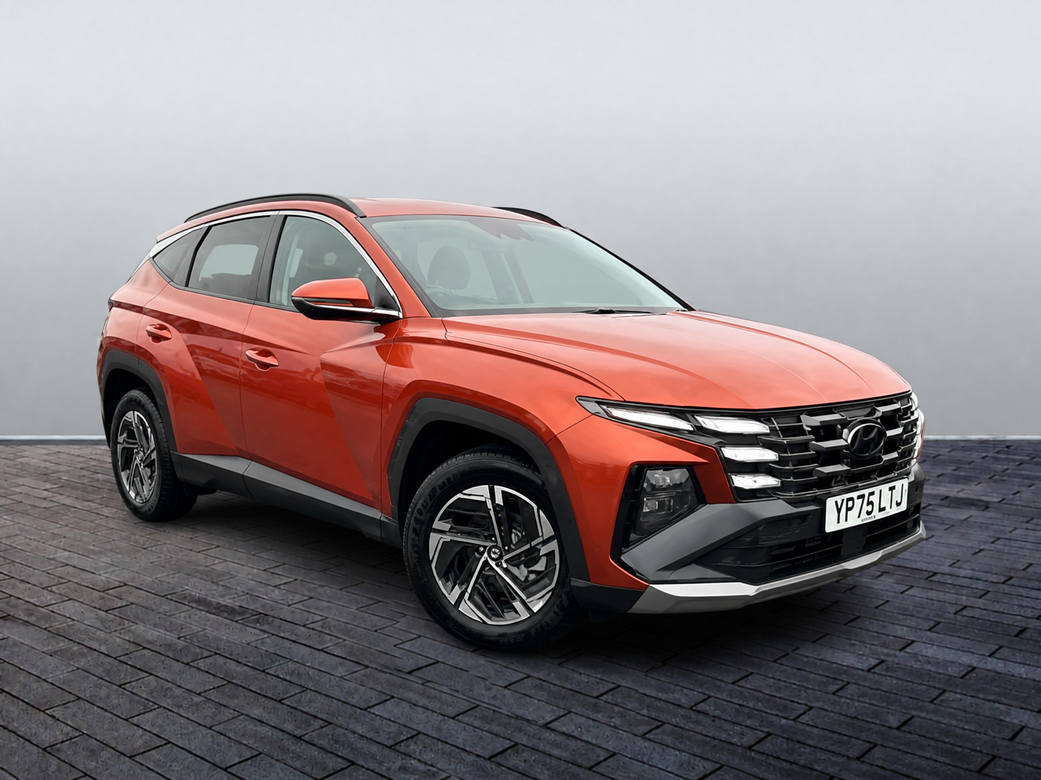Main listing image - Hyundai Tucson