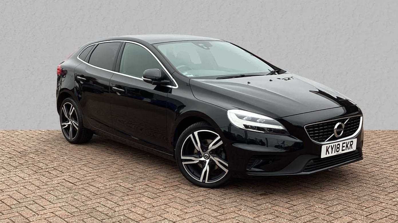 Main listing image - Volvo V40