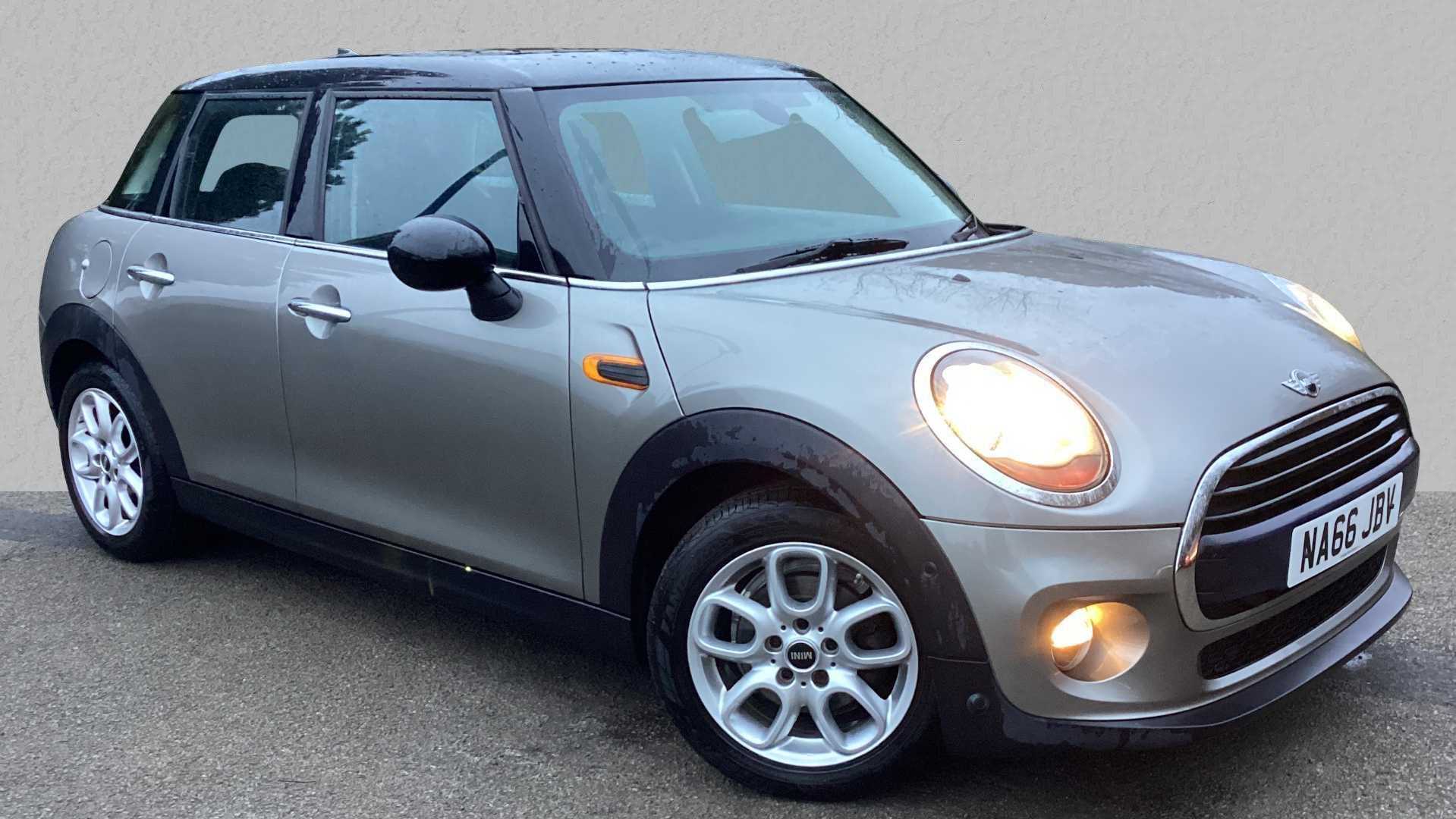 Main listing image - MINI Hatchback 5dr