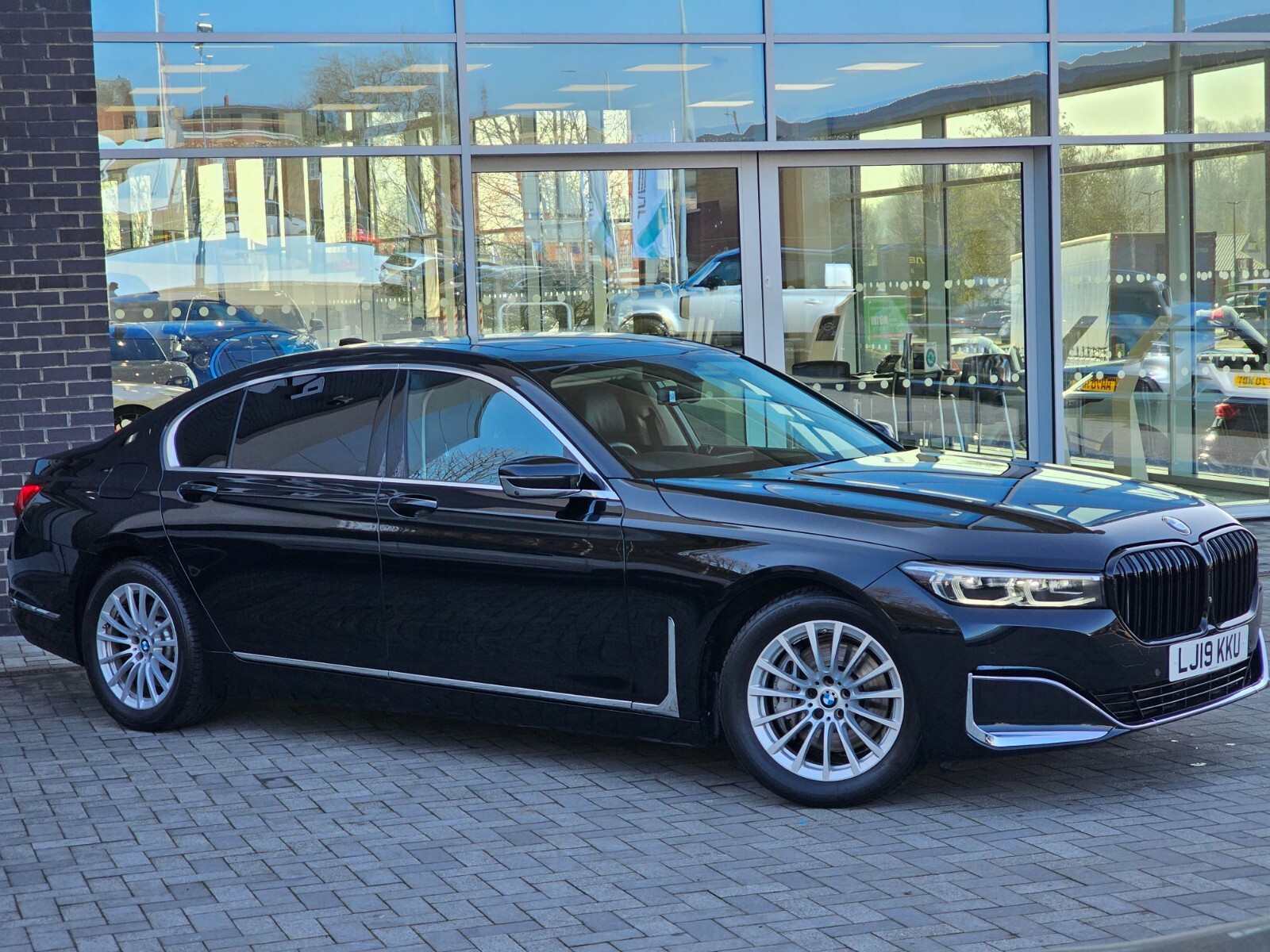 Main listing image - BMW 7 Series