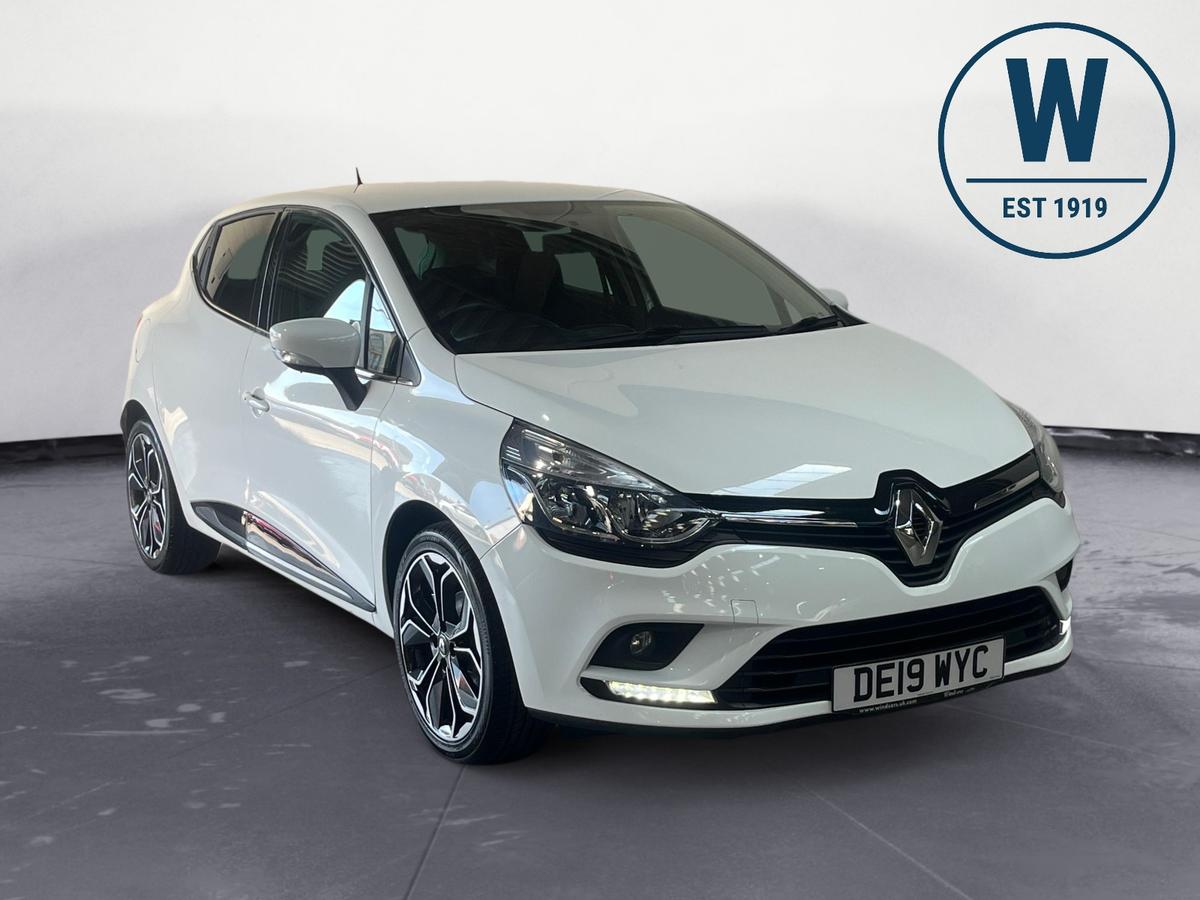 Main listing image - Renault Clio