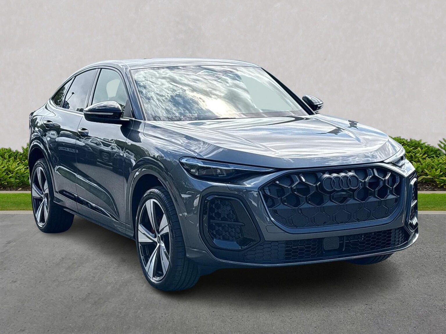 Main listing image - Audi Q5 Sportback