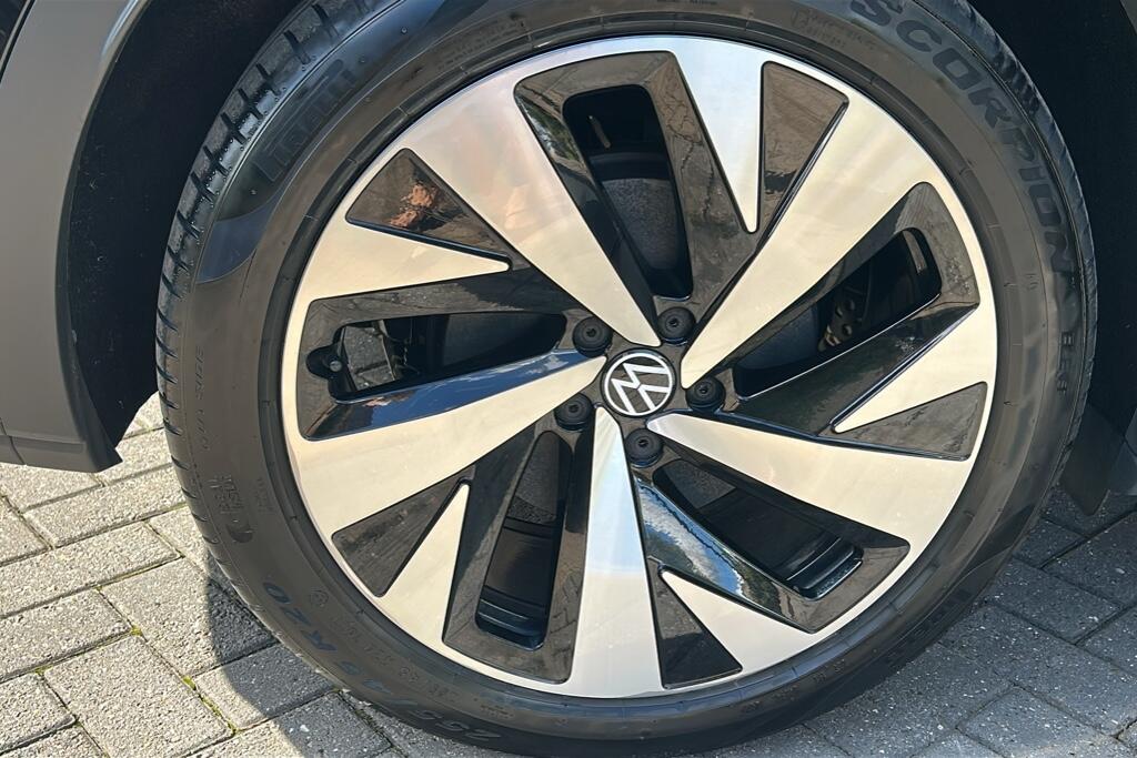 Main listing image - Volkswagen ID.4