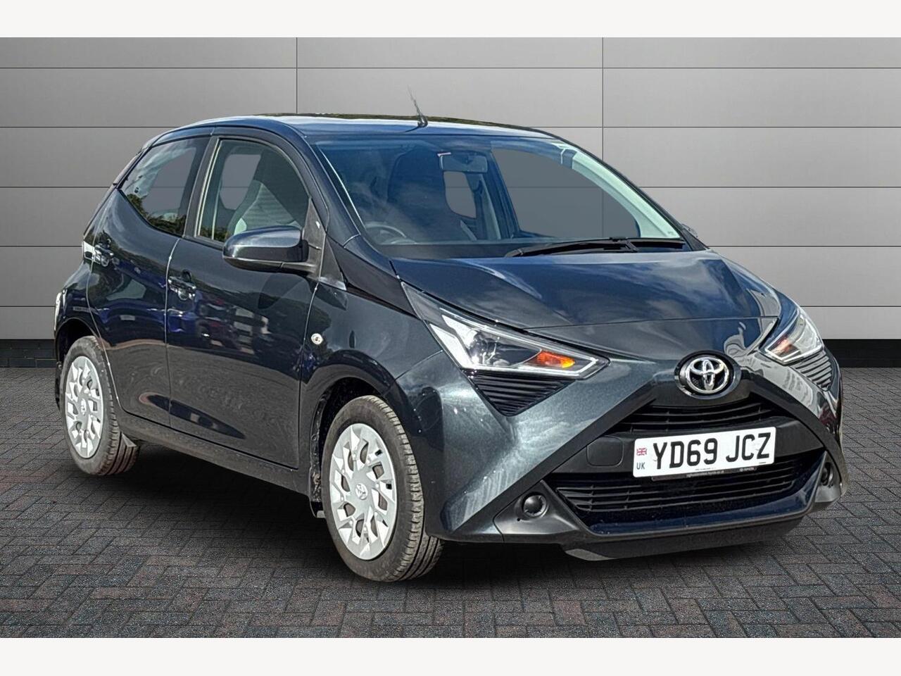 Main listing image - Toyota Aygo