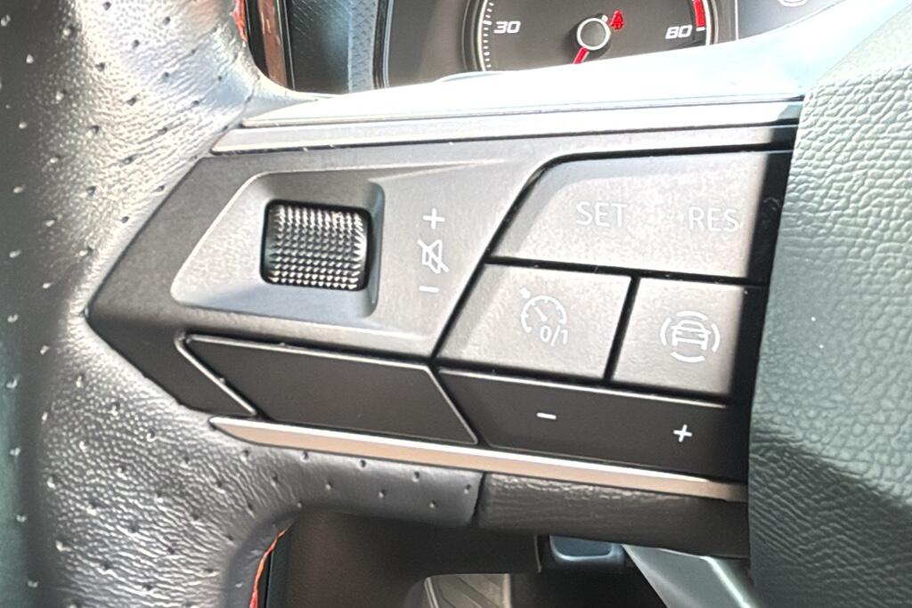 Main listing image - SEAT Arona