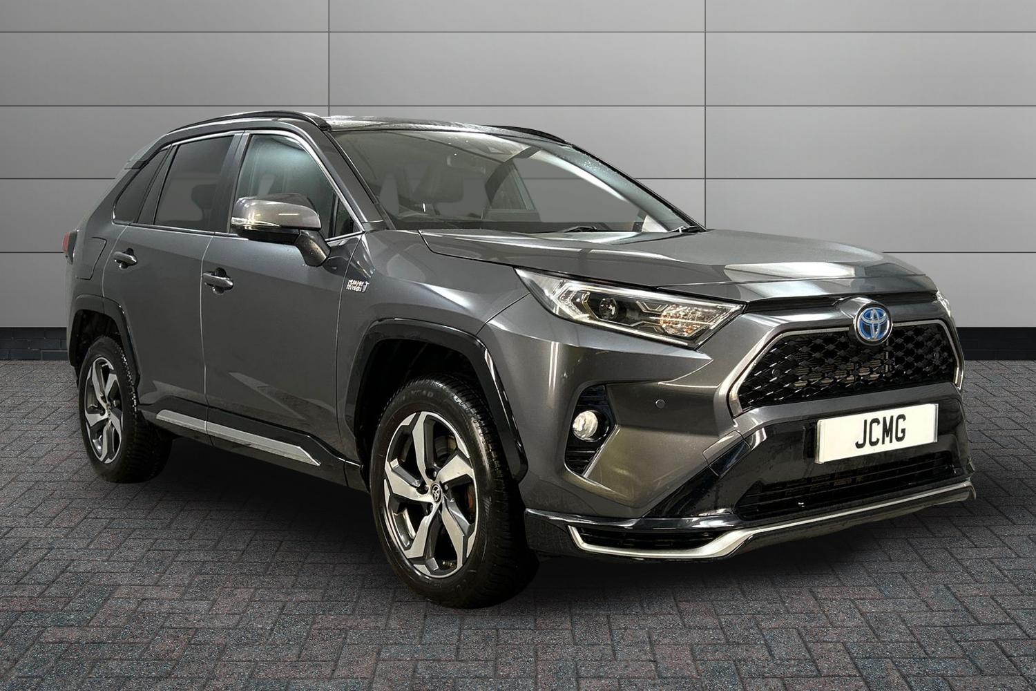 Main listing image - Toyota RAV4