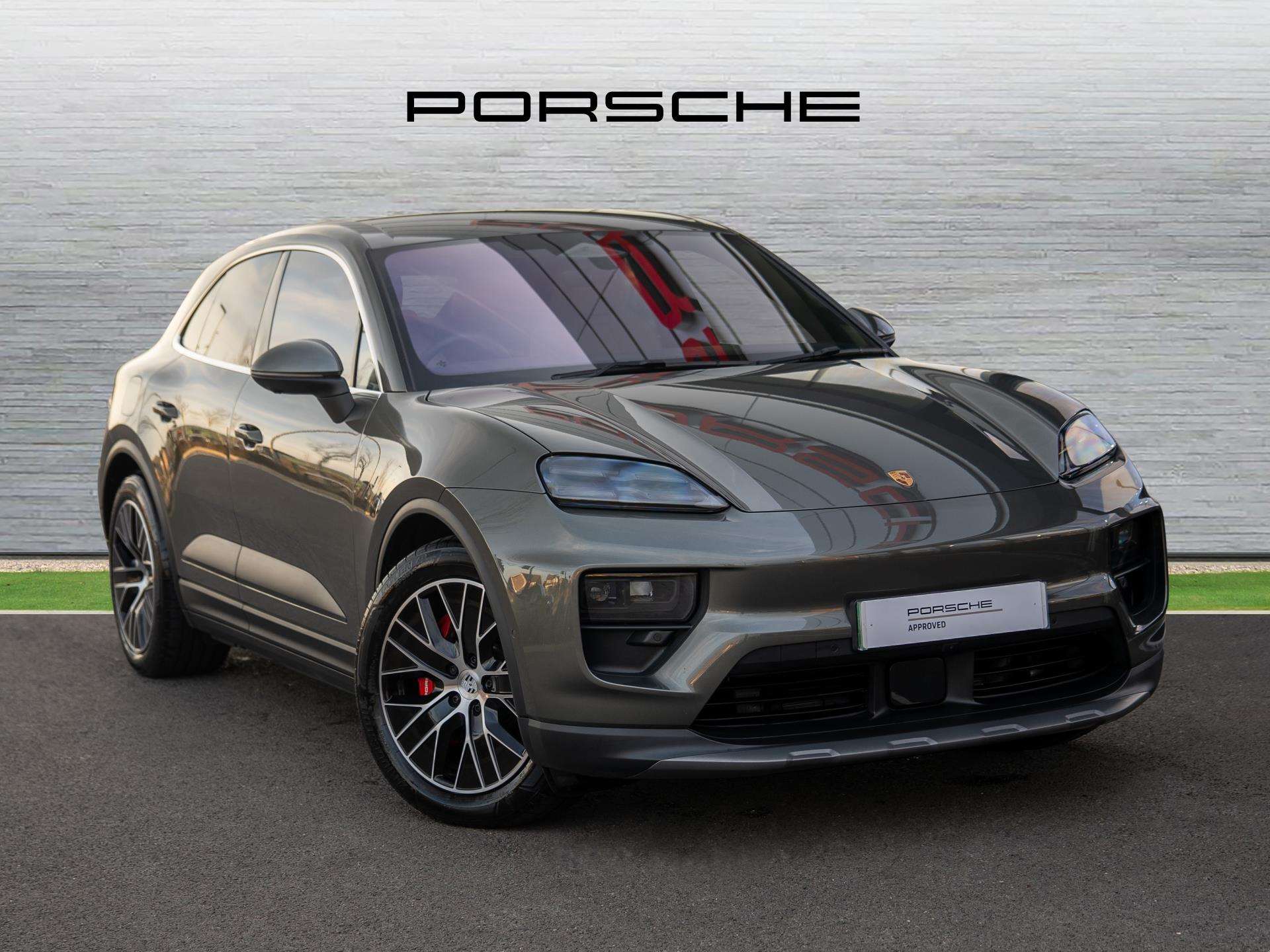 Main listing image - Porsche Macan