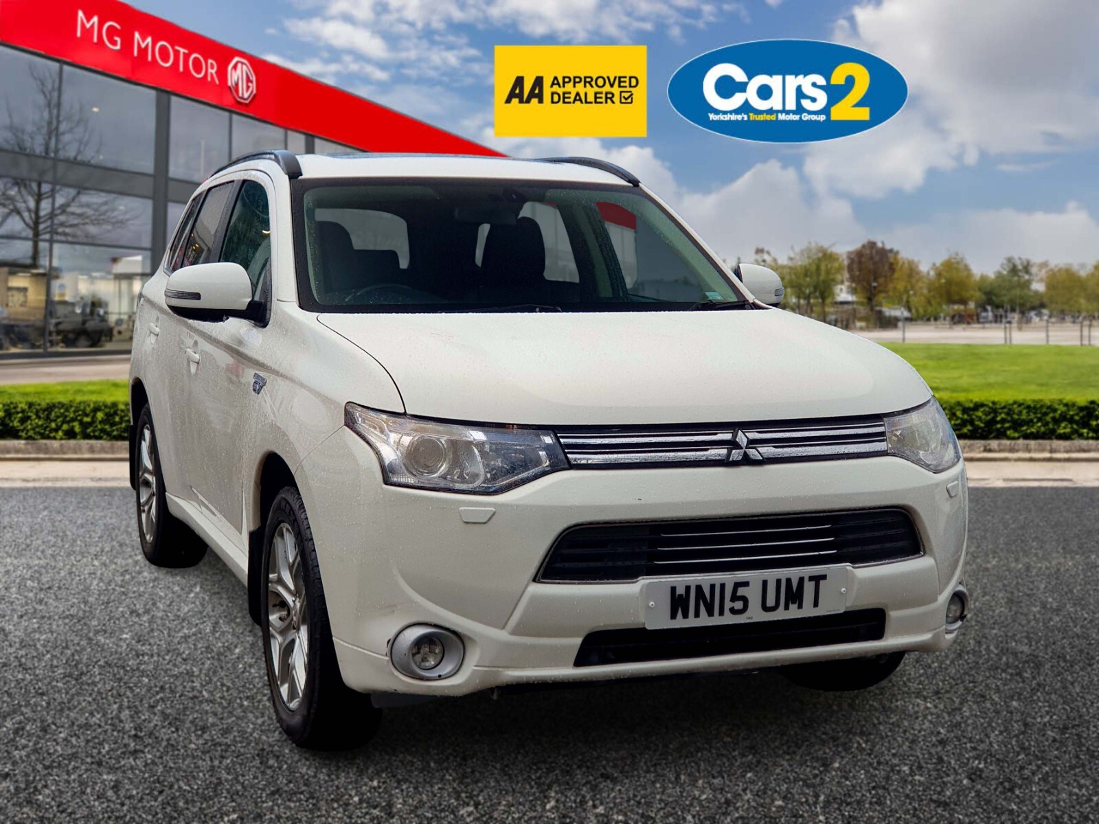 Main listing image - Mitsubishi Outlander