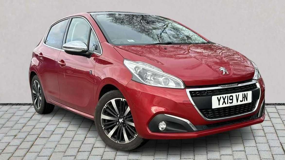 Main listing image - Peugeot 208