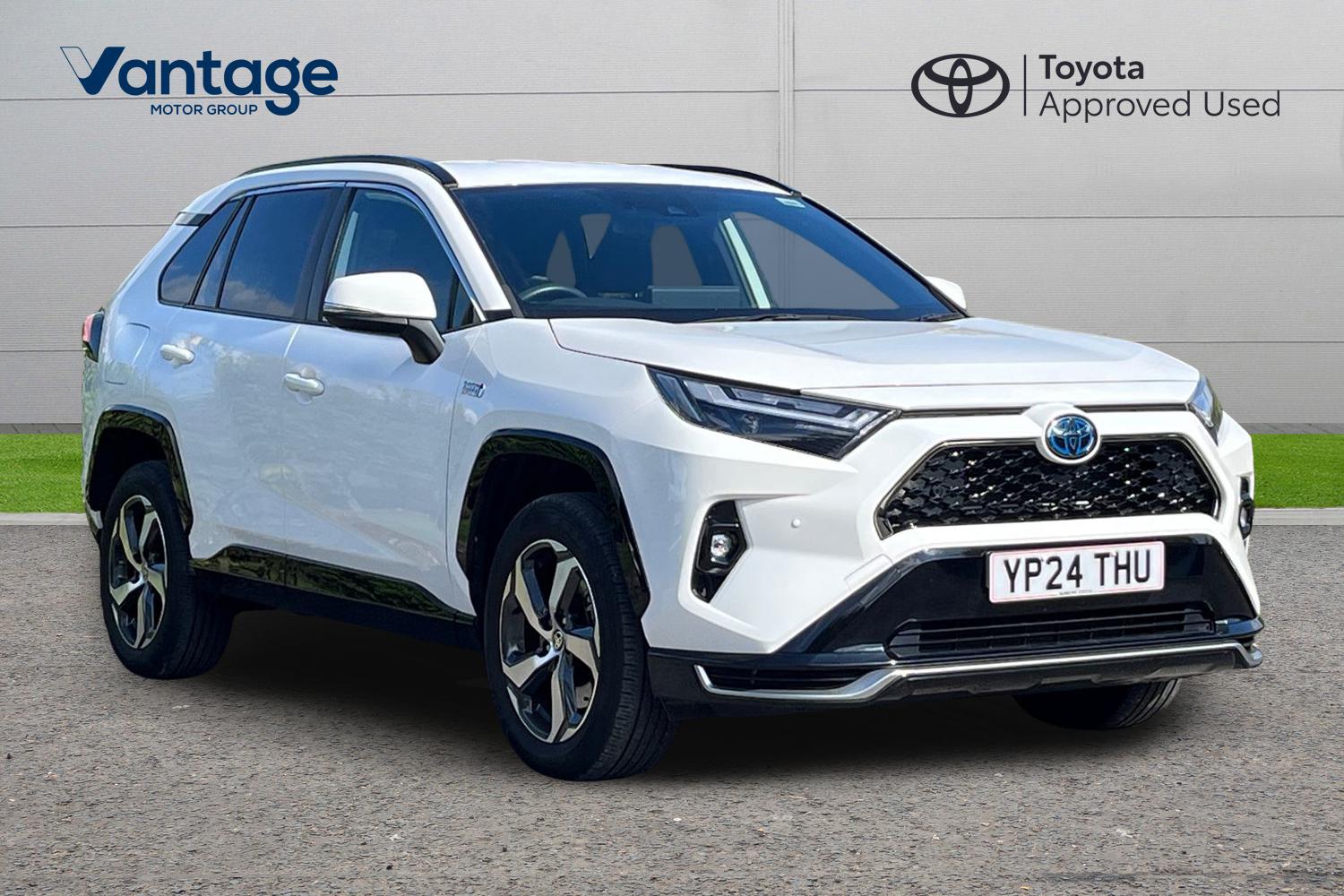 Main listing image - Toyota RAV4
