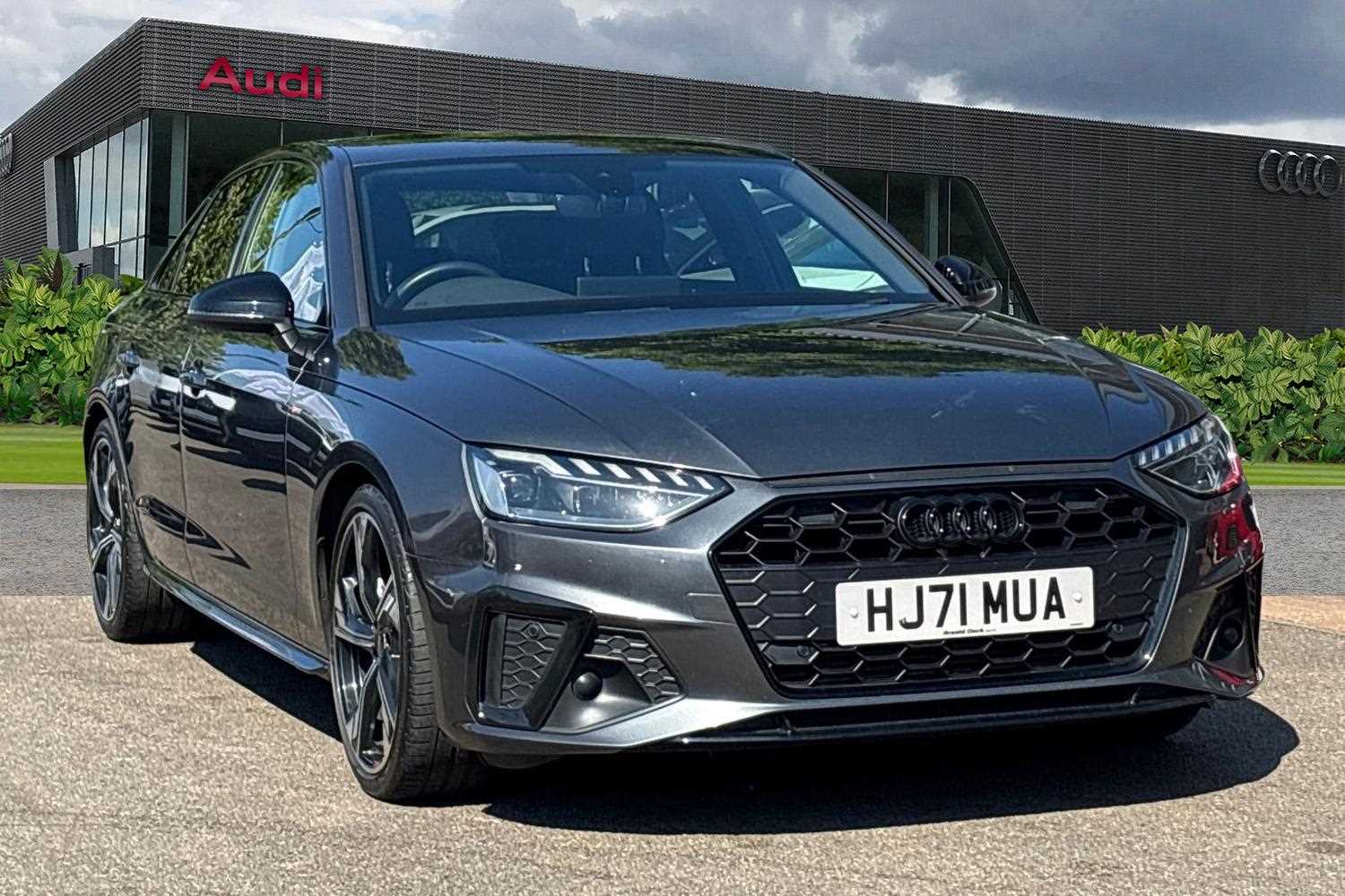 Main listing image - Audi A4