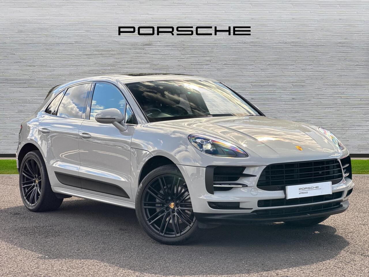 Main listing image - Porsche Macan