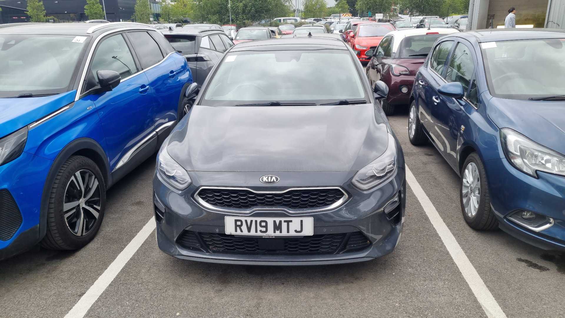 Main listing image - Kia Ceed
