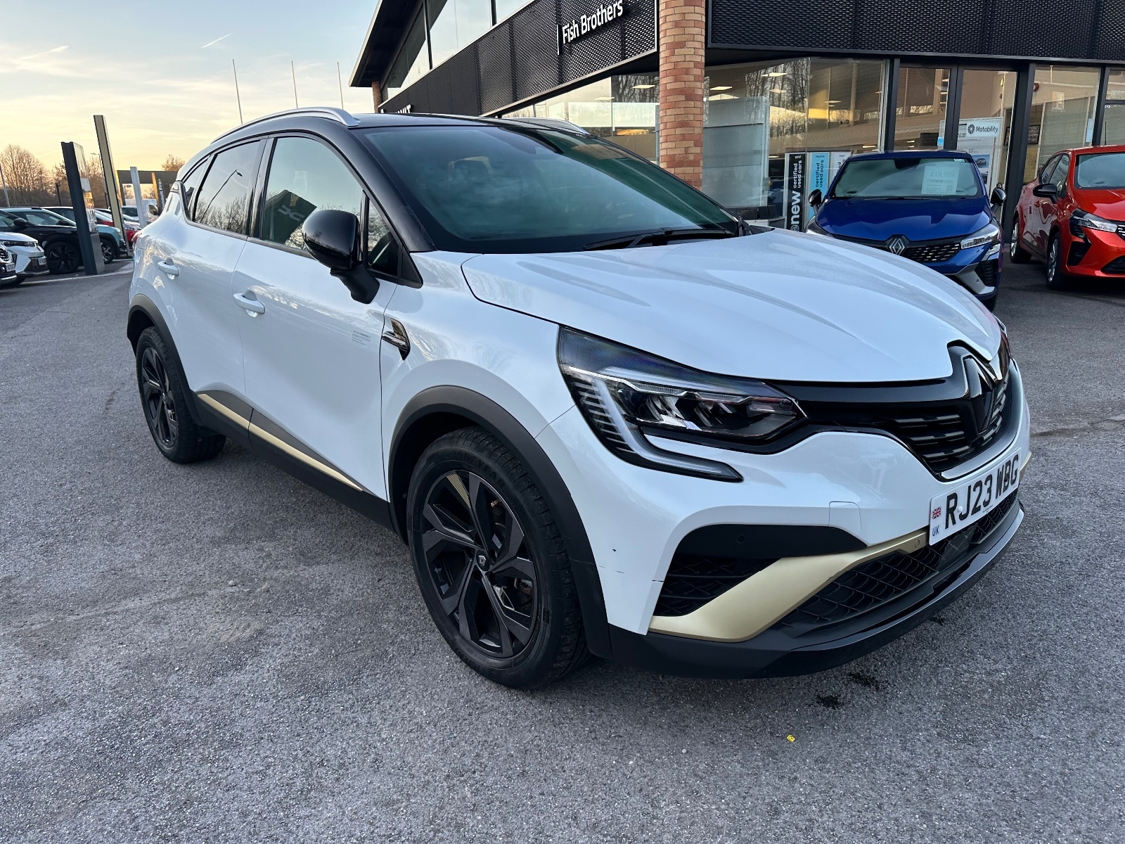 Main listing image - Renault Captur