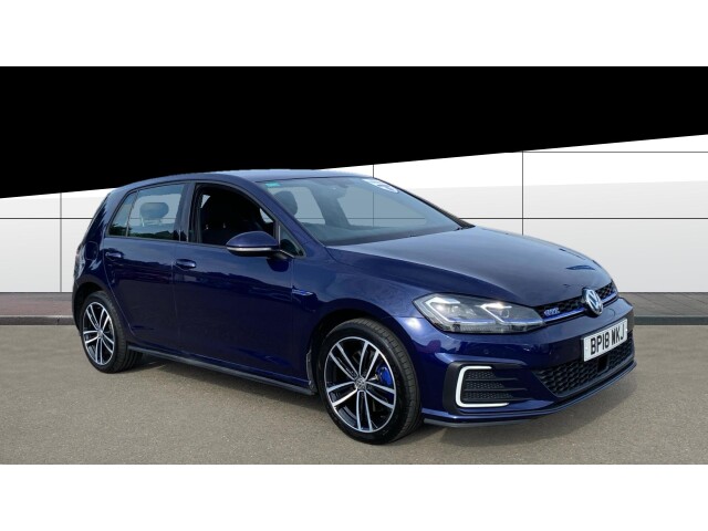 Main listing image - Volkswagen Golf GTE
