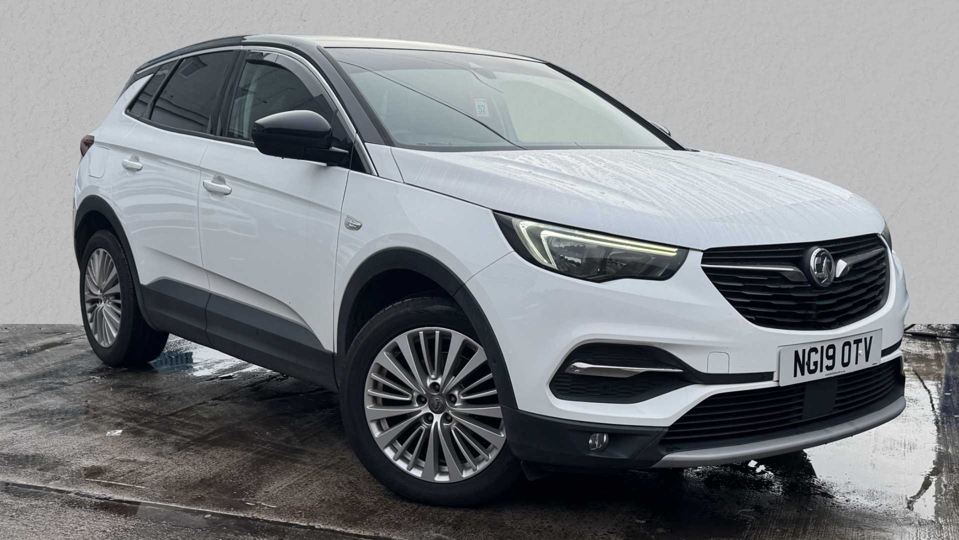 Main listing image - Vauxhall Grandland X