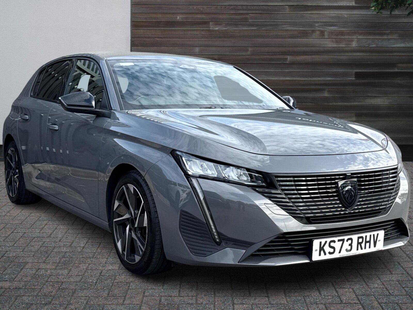 Main listing image - Peugeot 308