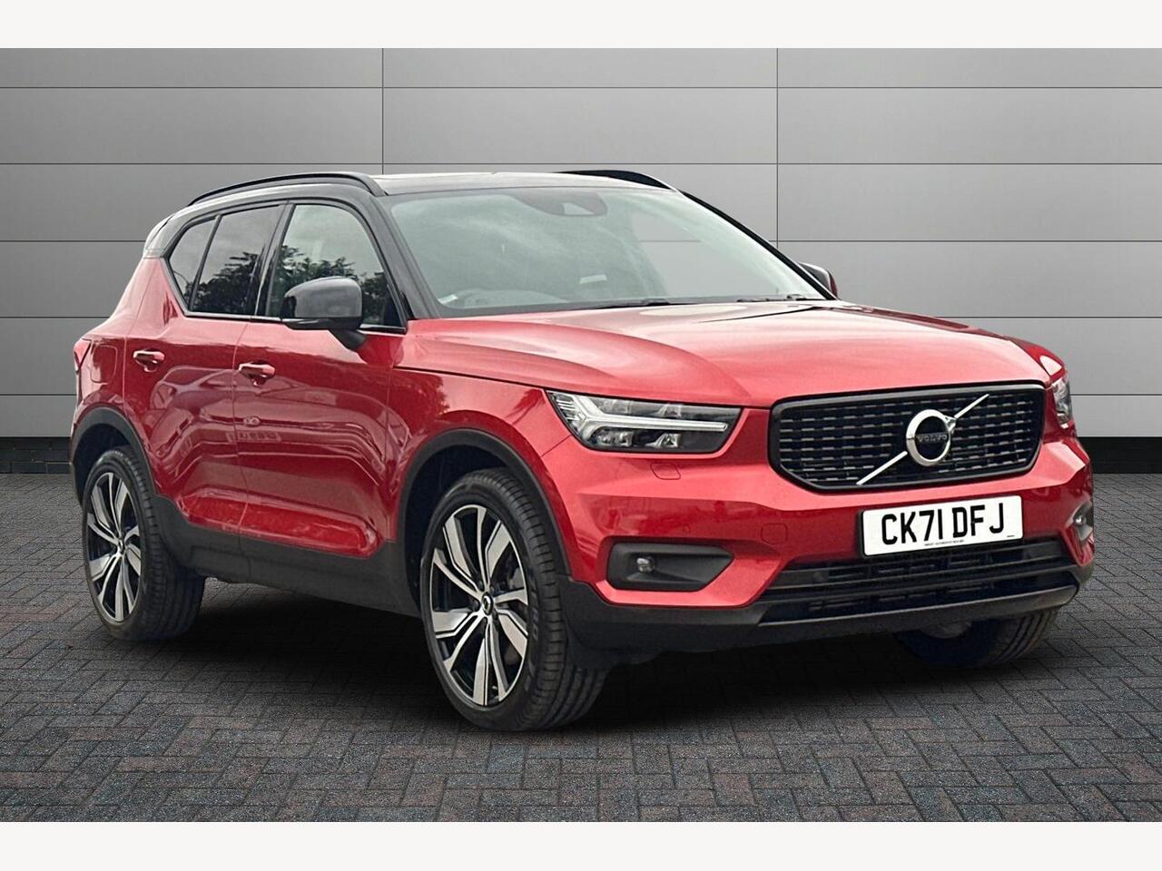 Main listing image - Volvo XC40 Recharge
